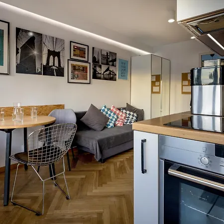 Rentplanet - Plac Nowy Targ Appartamento